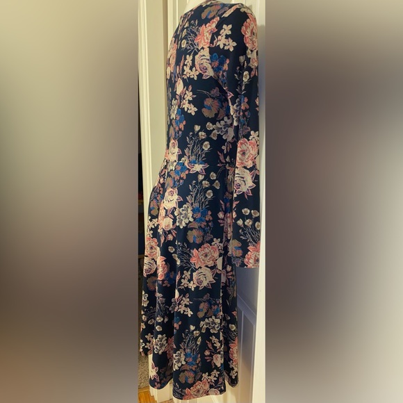 STUDIO B Dark blue floral dress - Picture 6 of 9